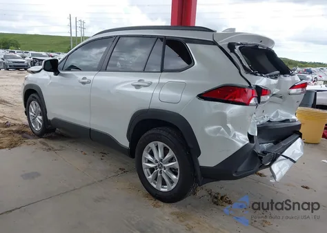 2024 Toyota Corolla Cross Le z USA, uszkodzony, nr VIN 7MUCAAAGXRV096814